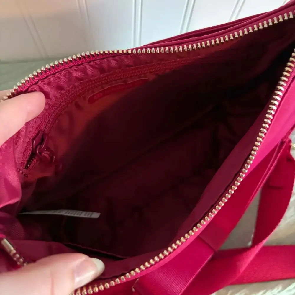 Lululemon City Essentials Shoulder Bag Berry Rumble 3L Like New